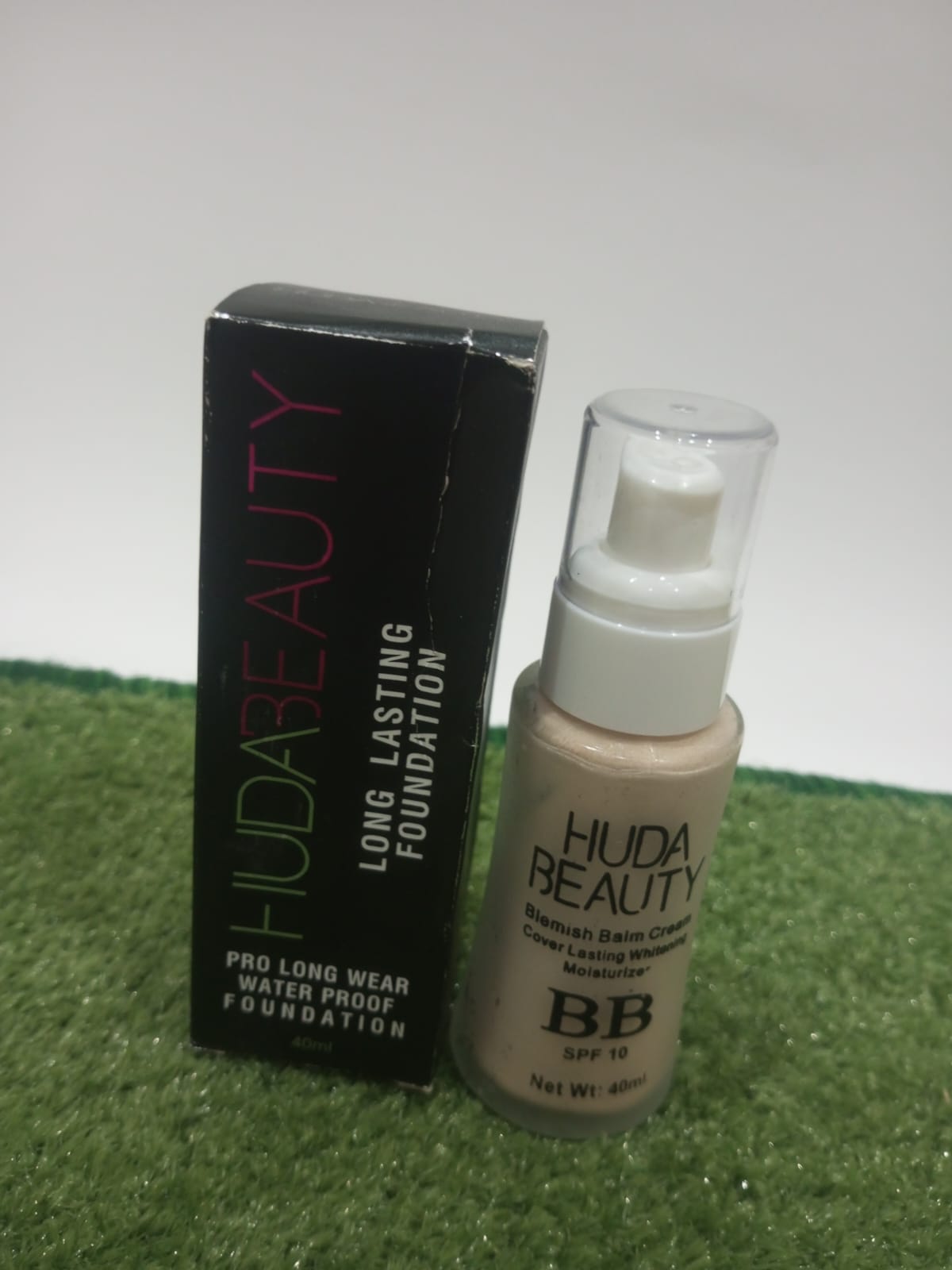 Huda beauty long lasting foundation